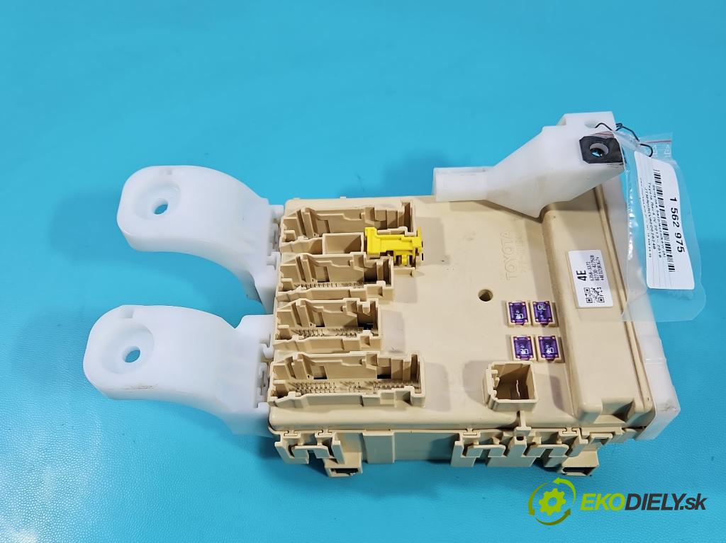 Toyota Rav4 IV 2013-2018 2.0 D4D 124hp manual 91 kW 1998 cm3 5- riadiaca jednotka komfortu 89221-42182