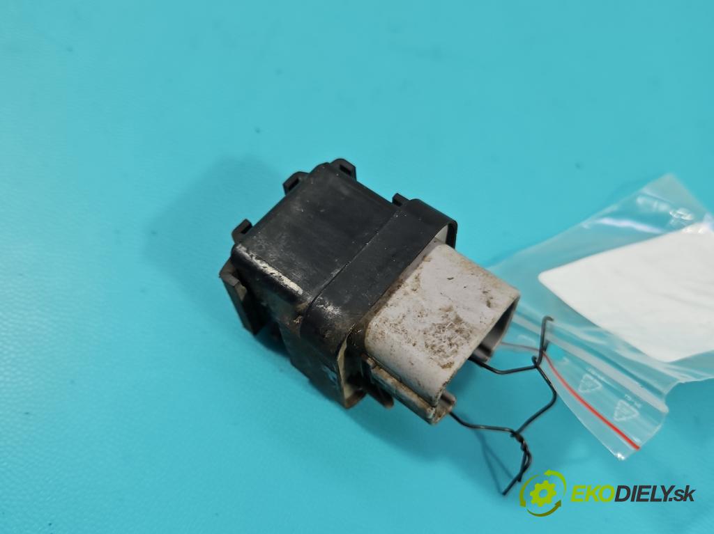 Toyota Rav4 IV 2013-2018 2.0 D4D 124hp manual 91 kW 1998 cm3 5- Relé: svíčky: zařicích: 28610-67010 (Relé)