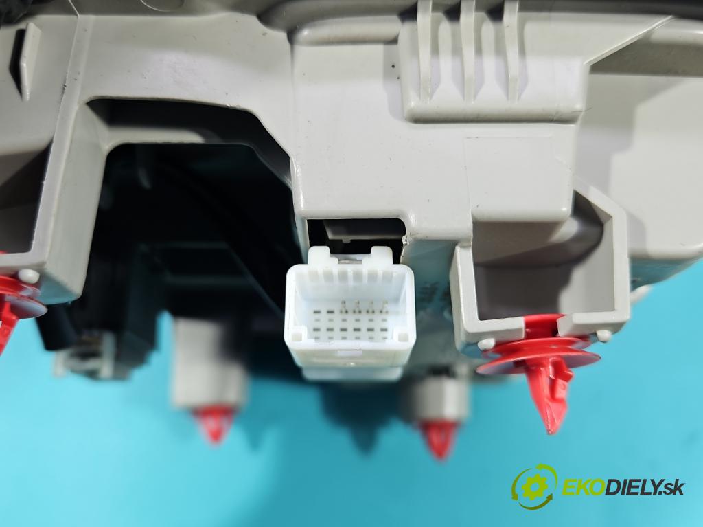 Toyota Rav4 IV 2013-2018 2.0 D4D 124hp manual 91 kW 1998 cm3 5- svetlo / reflektor interiéra 1D111-168G