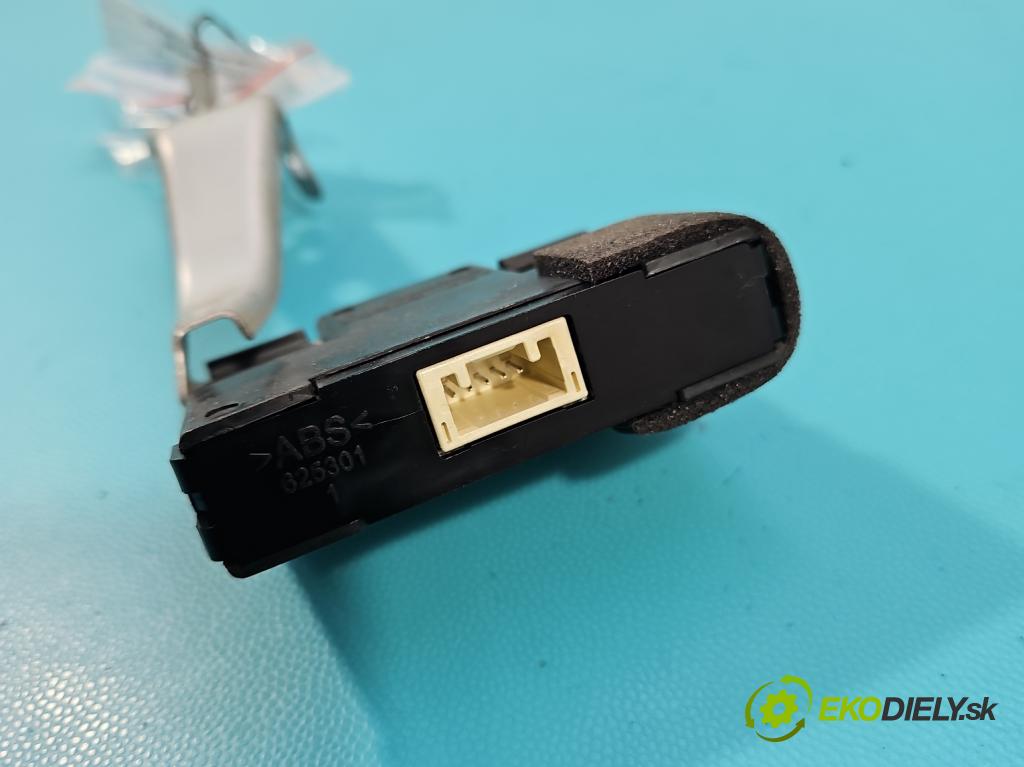 Toyota Rav4 IV 2013-2018 2.0 D4D 124hp manual 91 kW 1998 cm3 5- riadiaca jednotka ostatné 89784-42051