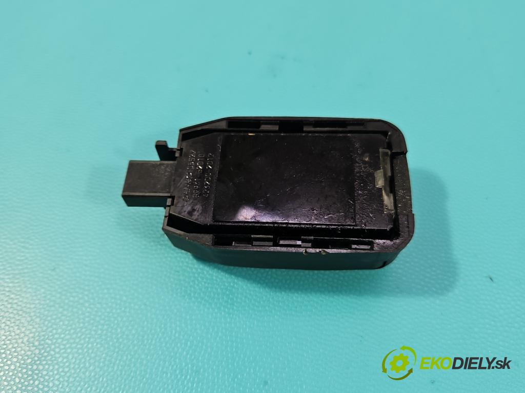 Toyota Rav4 IV 2013-2018 2.0 D4D 124 hp manual 91 kW 1998 cm3 5- snímač déšť: 89941-52010 (Snímač deště)