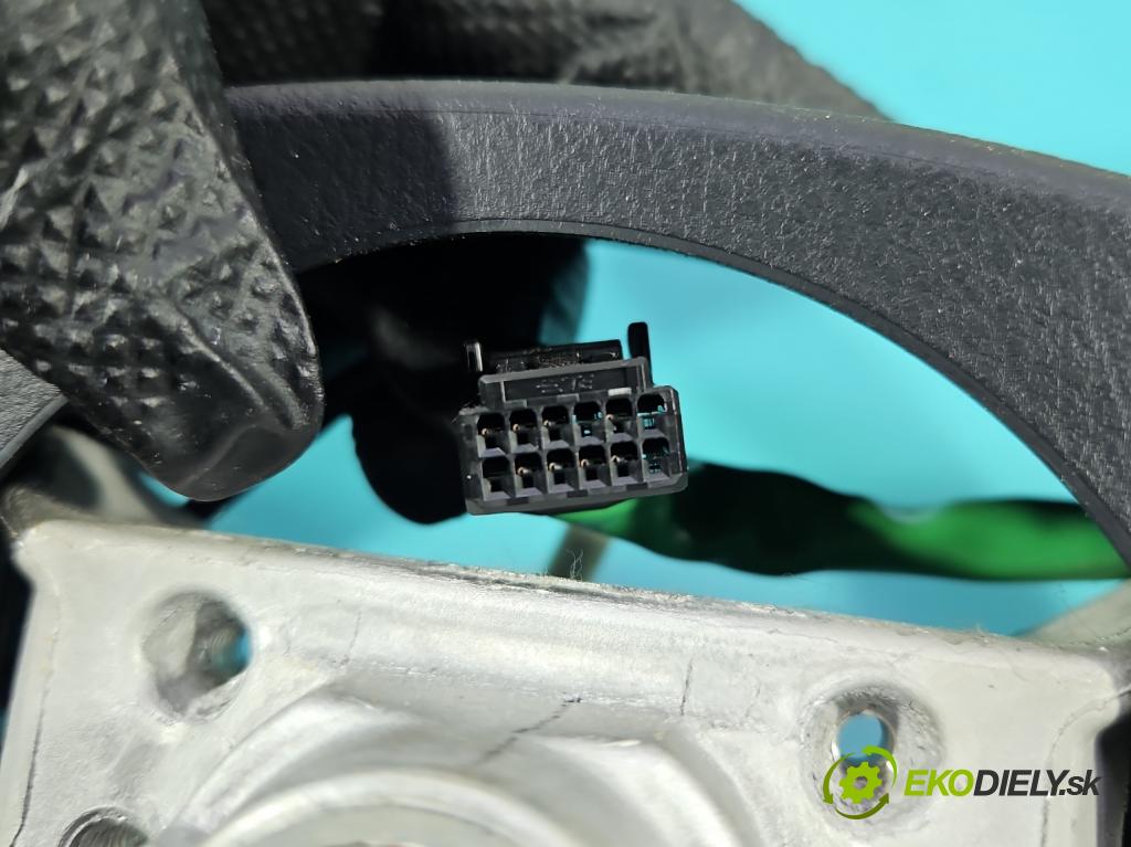 Toyota Rav4 IV 2013-2018 2.0 D4D 124hp manual 91 kW 1998 cm3 5- volant  (Volant)