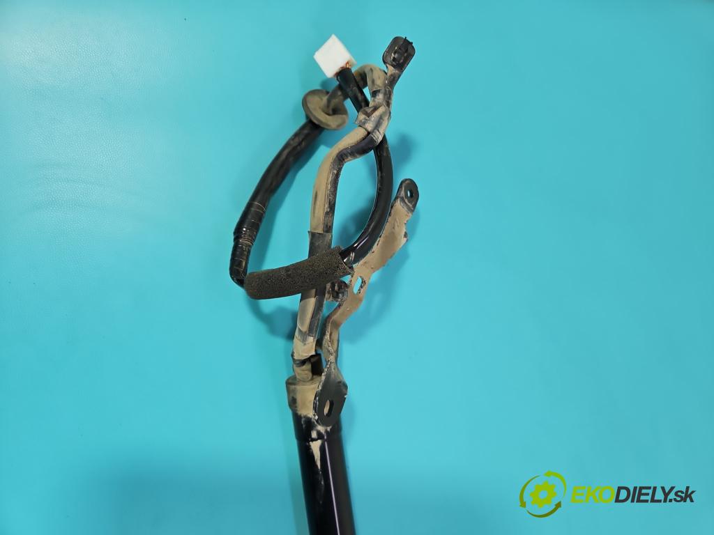 Toyota Rav4 IV 2013-2018 2.0 D4D 124 hp manual 91 kW 1998 cm3 5- Aktuátor: kufrových dveří pravý 68910-42016