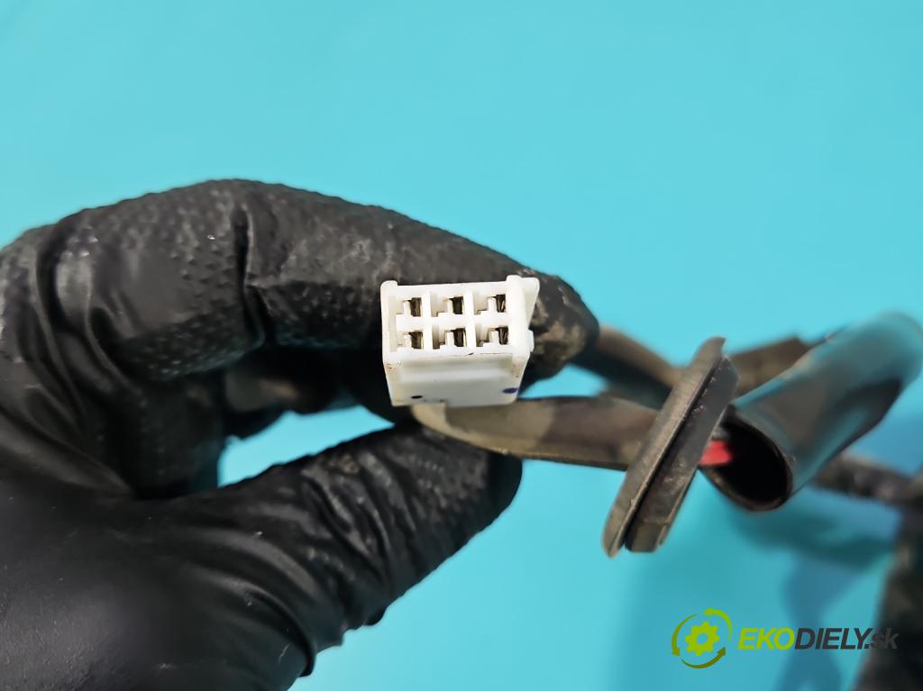 Toyota Rav4 IV 2013-2018 2.0 D4D 124 hp manual 91 kW 1998 cm3 5- Aktuátor: kufrových dveří pravý 68910-42016