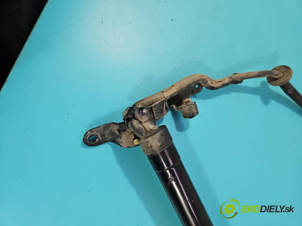 Toyota Rav4 IV 2013-2018 2.0 D4D 124 hp manual 91 kW 1998 cm3 5- Aktuátor: kufrových dveří levý 68920-42016