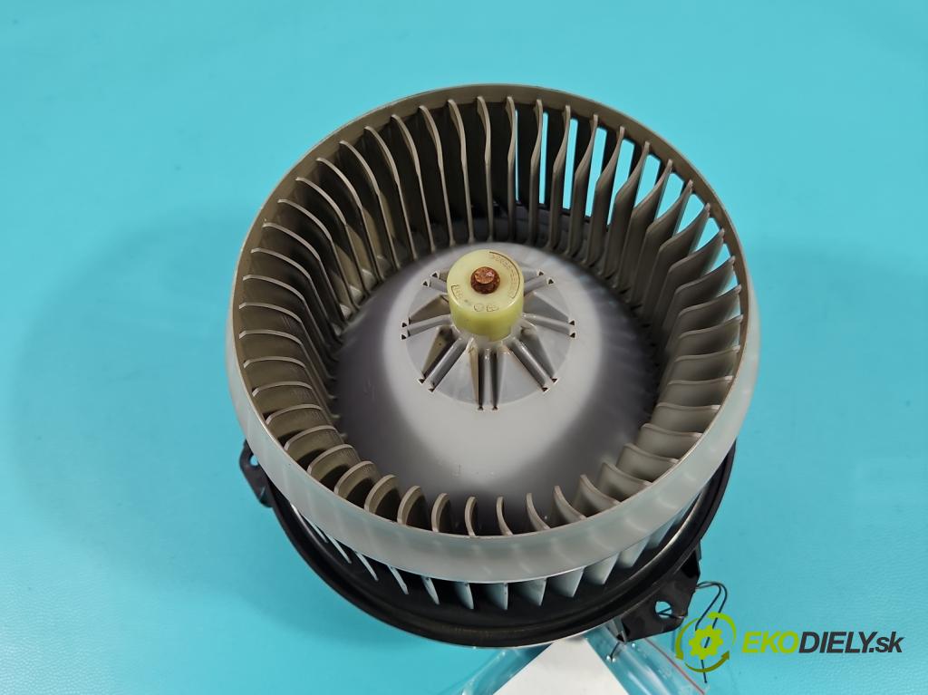 Toyota Rav4 IV 2013-2018 2.0 D4D 124 hp manual 91 kW 1998 cm3 5- ventilátor vzduchu 272700-8105