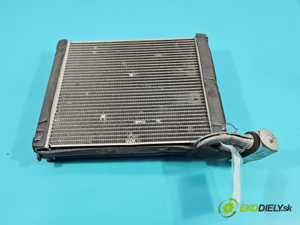 Toyota Rav4 IV 2013-2018 2.0 D4D 124hp manual 91 kW 1998 cm3 5- radiator  (Radiátor kúrenia)