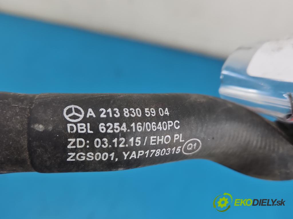 Mercedes E W213 2016-2023 2.0 CDI 194KM automatic 143 kW 1950 cm3 4- trubka systému chłodzenia A2138305904