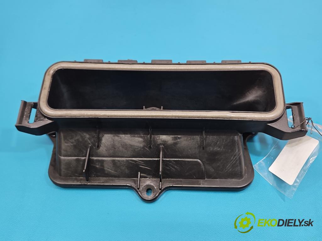 Mercedes E W213 2016-2023 2.0 CDI 194KM automatic 143 kW 1950 cm3 4- Vstup: vzduchu A2138308603