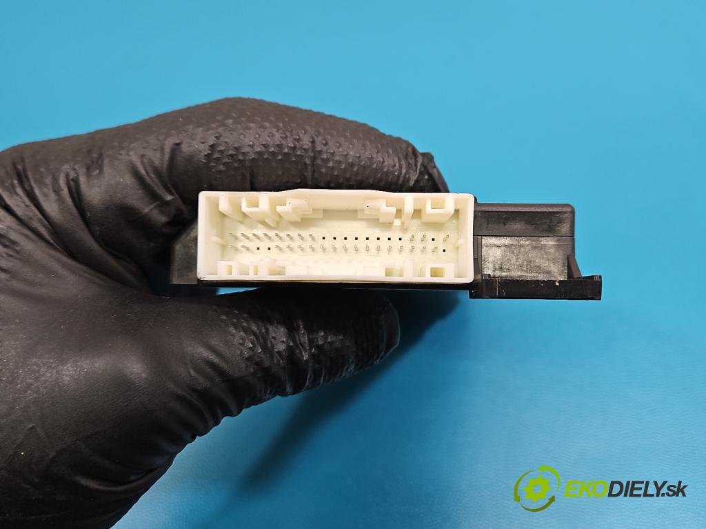 Mercedes E W213 2016-2023 2.0 CDI 194KM automatic 143 kW 1950 cm3 4- řídící jednotka A2139008520