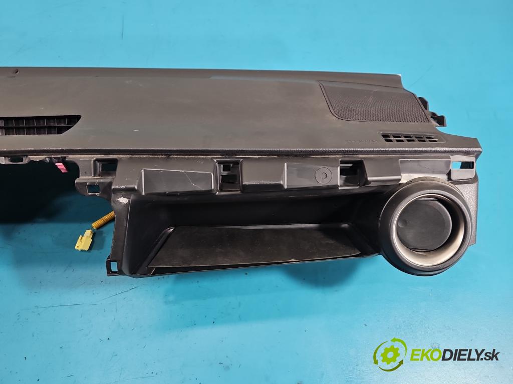 Toyota Rav4 IV 2013-2018 2.0 D4D 124 hp manual 91 kW 1998 cm3 5- kokpit,přistrojova deska