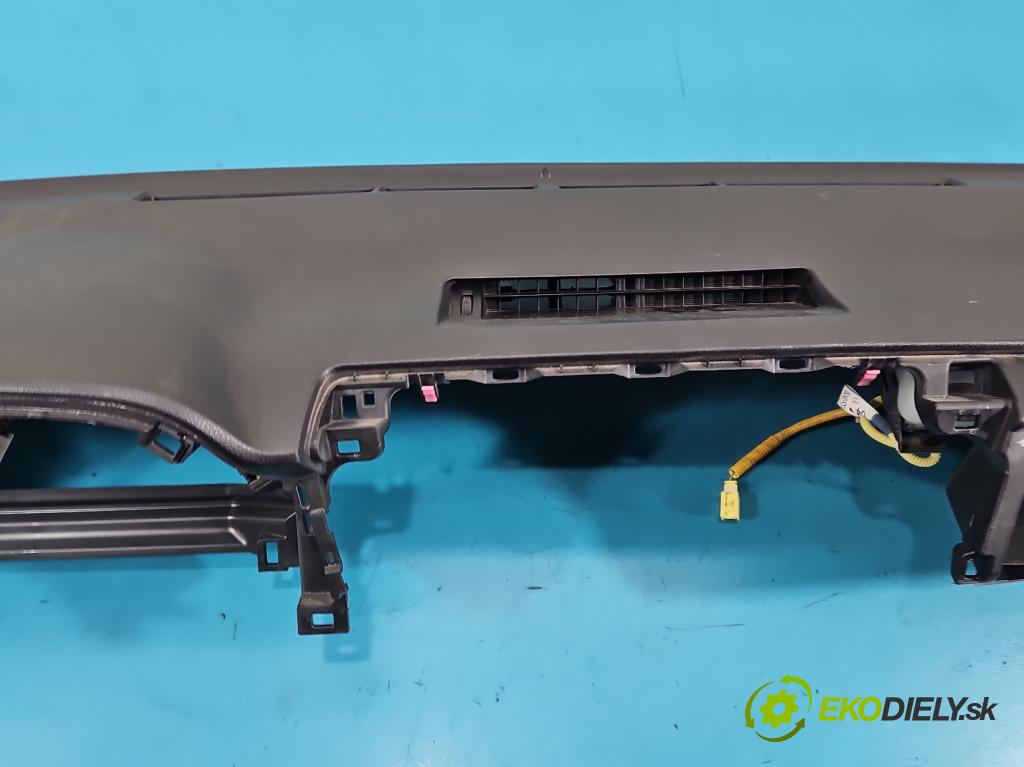 Toyota Rav4 IV 2013-2018 2.0 D4D 124 hp manual 91 kW 1998 cm3 5- kokpit,přistrojova deska