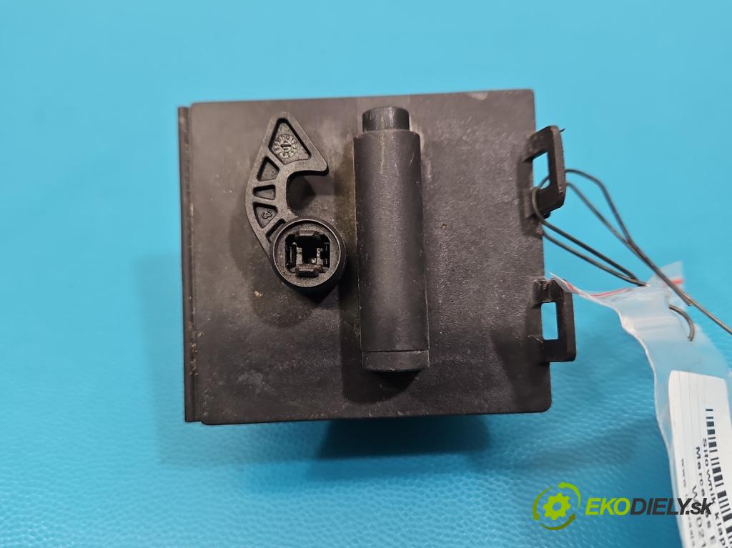 Mercedes E W213 2016-2023 2.0 CDI 194KM: automatic 143 kW 1950 cm3 4- Aktuátor: papuče: nádrže palivo A0008207703