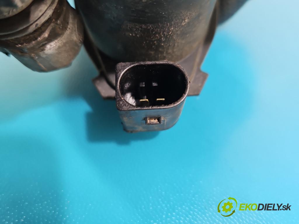 Mercedes E W213 2016-2023 2.0 CDI 194KM: automatic 143 kW 1950 cm3 4- brzdič zadné ľavý  (Kľučka dverí ostatné)