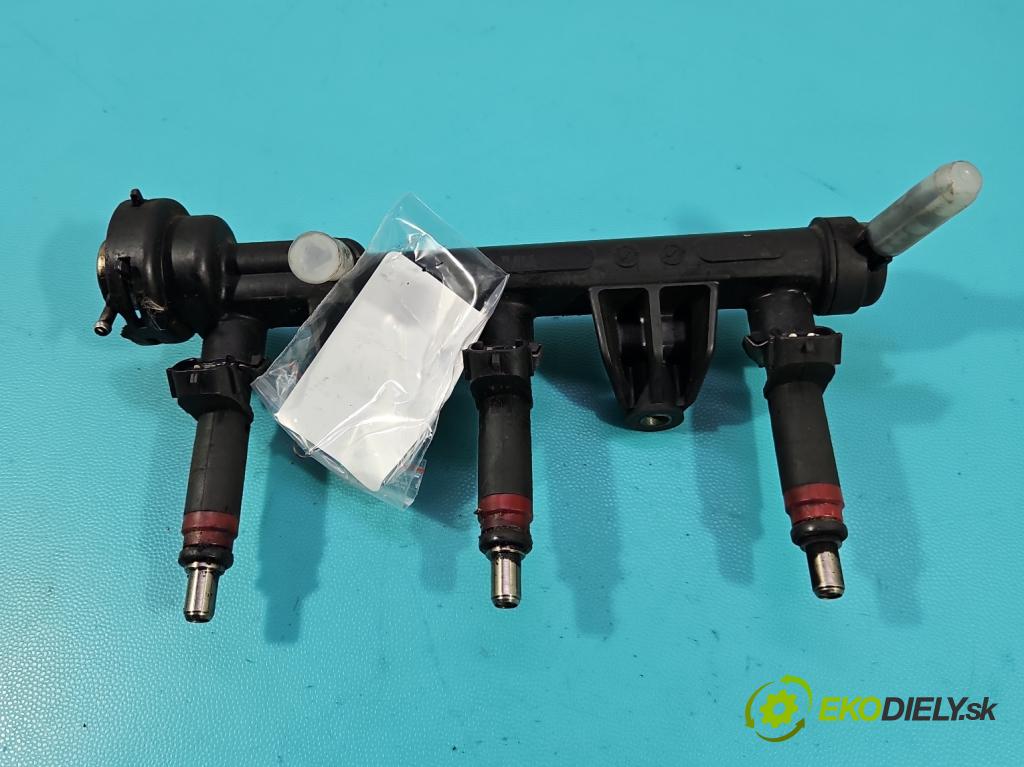 Skoda Fabia I 1999-2007 1.2 6V 54 HP manual 40 kW 1198 cm3 5- vstrek 2204A00957 (Vstrekovač paliva)