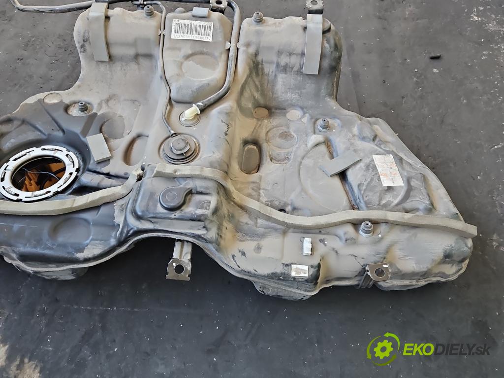 Mercedes S W222 2013-2020 3.0 cdi 656929 340KM: automatic 250 kW 2925 cm3 4- Nádrž: palivo A2220058999 (Palivová nádrž)