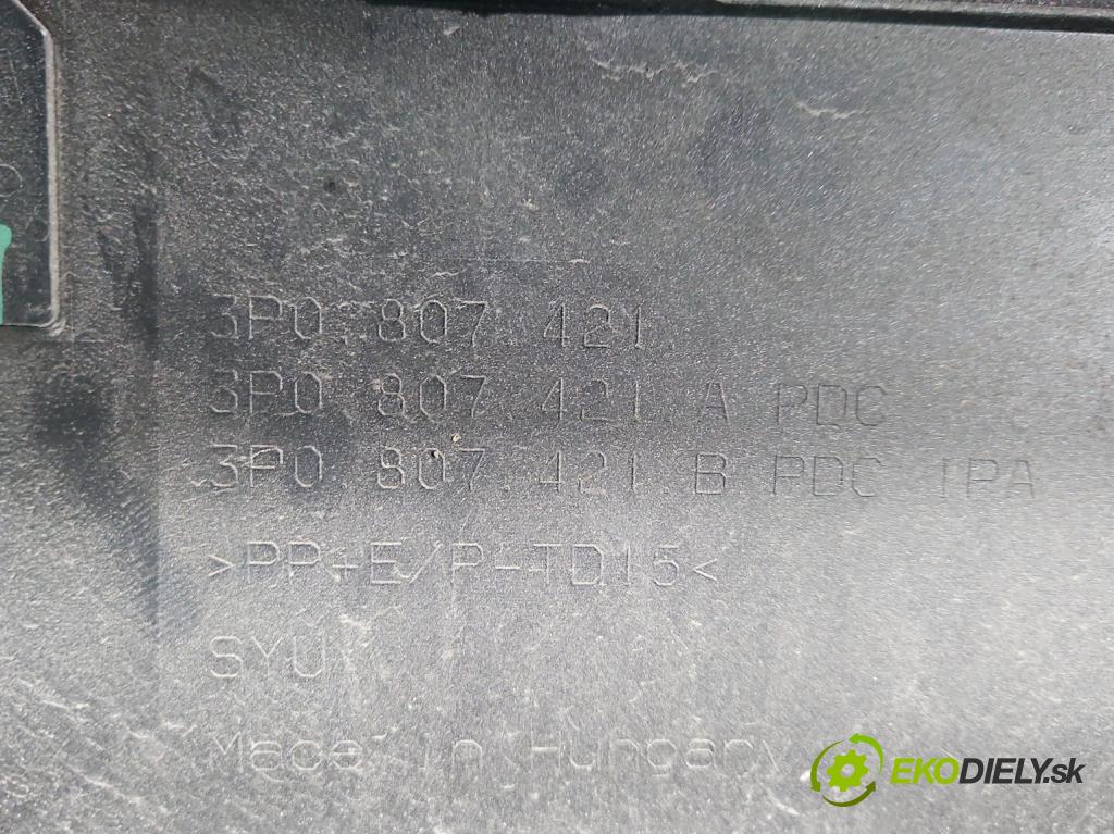 Skoda Superb IV 2023- 2.0 TDI 150 hp automatic 110 kW 1968 cm3 5- nárazník zadní 3P0807421 (Klika dveří ostatní)