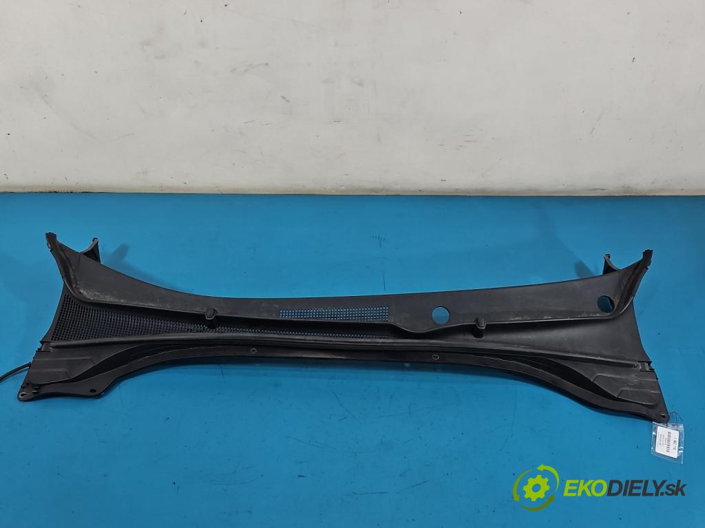 Hyundai I30 III 2016- 1.6 crdi 116 hp manual 85 kW 1598 cm3 5- torpédo 86151-C4000 (Plast pod čelním sklem)