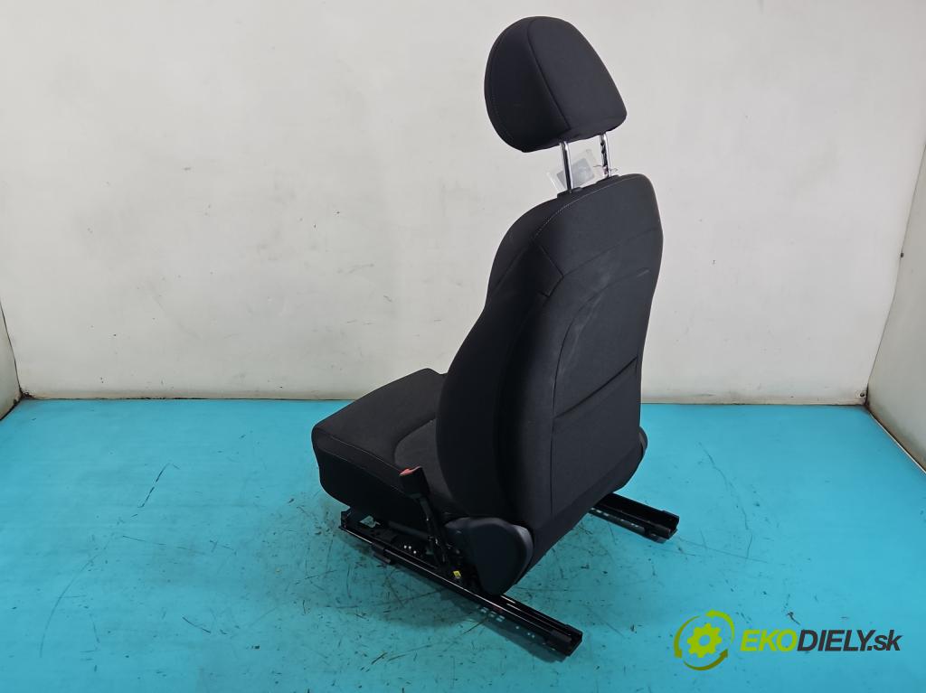 Hyundai I30 III 2016- 1.6 crdi 116 HP manual 85 kW 1598 cm3 5- Sedačka pravý  (Sedadlo)