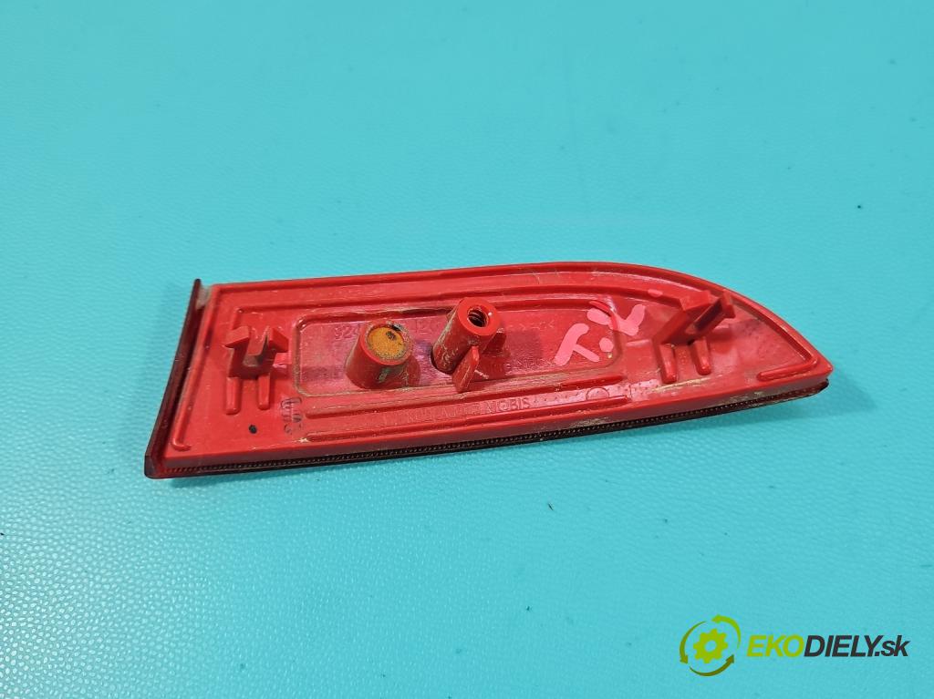 Hyundai I30 III 2016- 1.6 crdi 116 HP manual 85 kW 1598 cm3 5- Odraz: 92405-G420