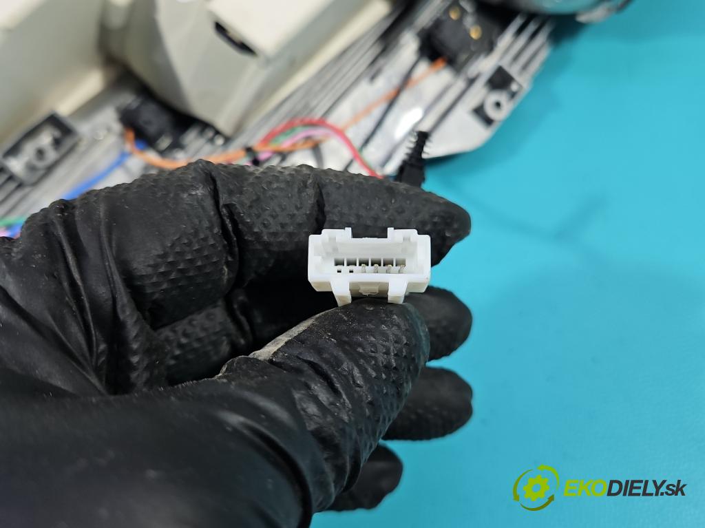 Hyundai I30 III 2016- 1.6 crdi 116 HP manual 85 kW 1598 cm3 5- modul lampy: G492151020