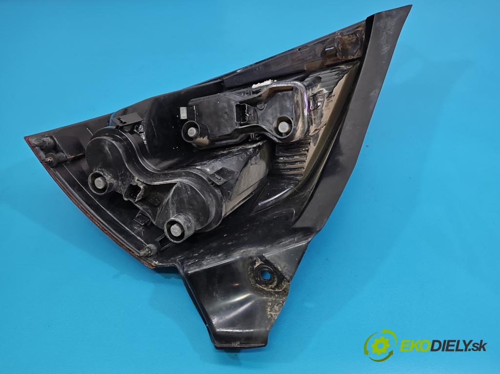 Renault Megane II 2003-2008 1.5 dci 101 HP manual 74 kW 1461 cm3 5- svetlo / reflektor zadné ľavé (Kľučka dverí ostatné)