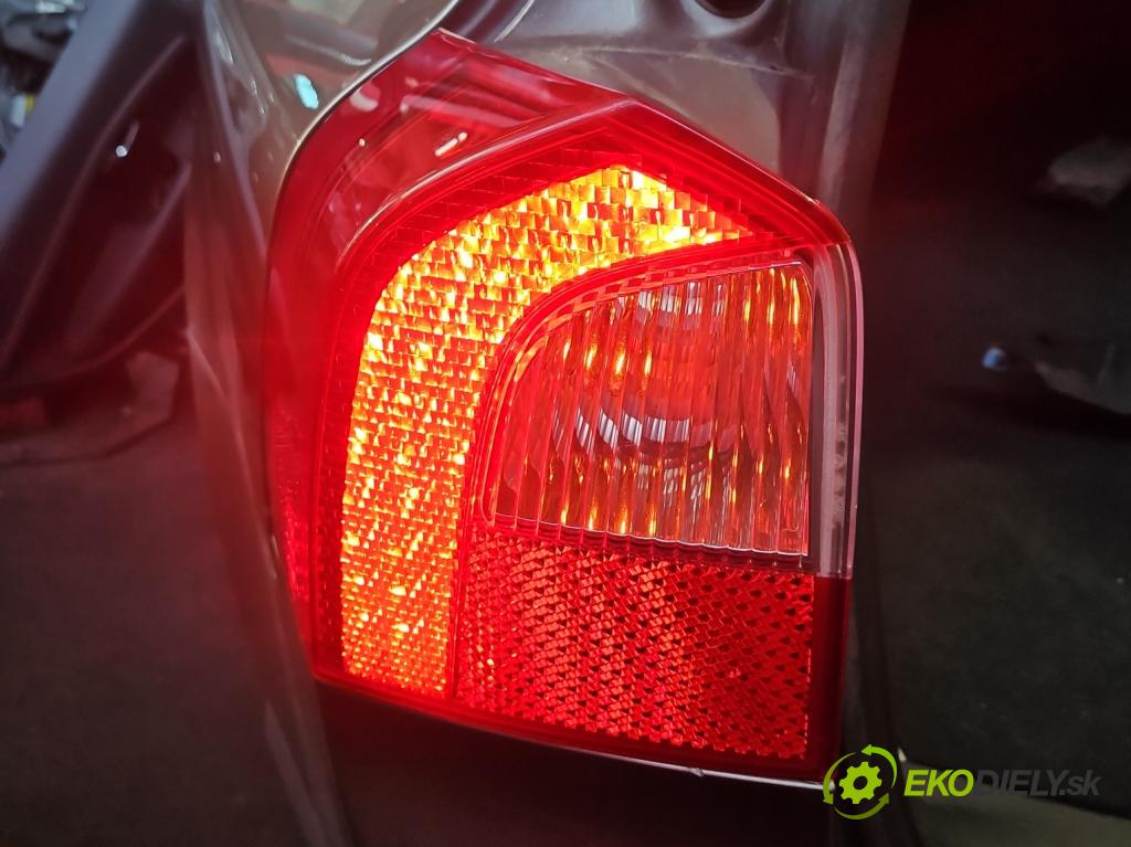 Volvo V70 III 2007-2016 2.0 16V 145 HP manual 107 kW 1999 cm3 5- svetlo / reflektor zadné ľavé 30698983 (Kľučka dverí ostatné)
