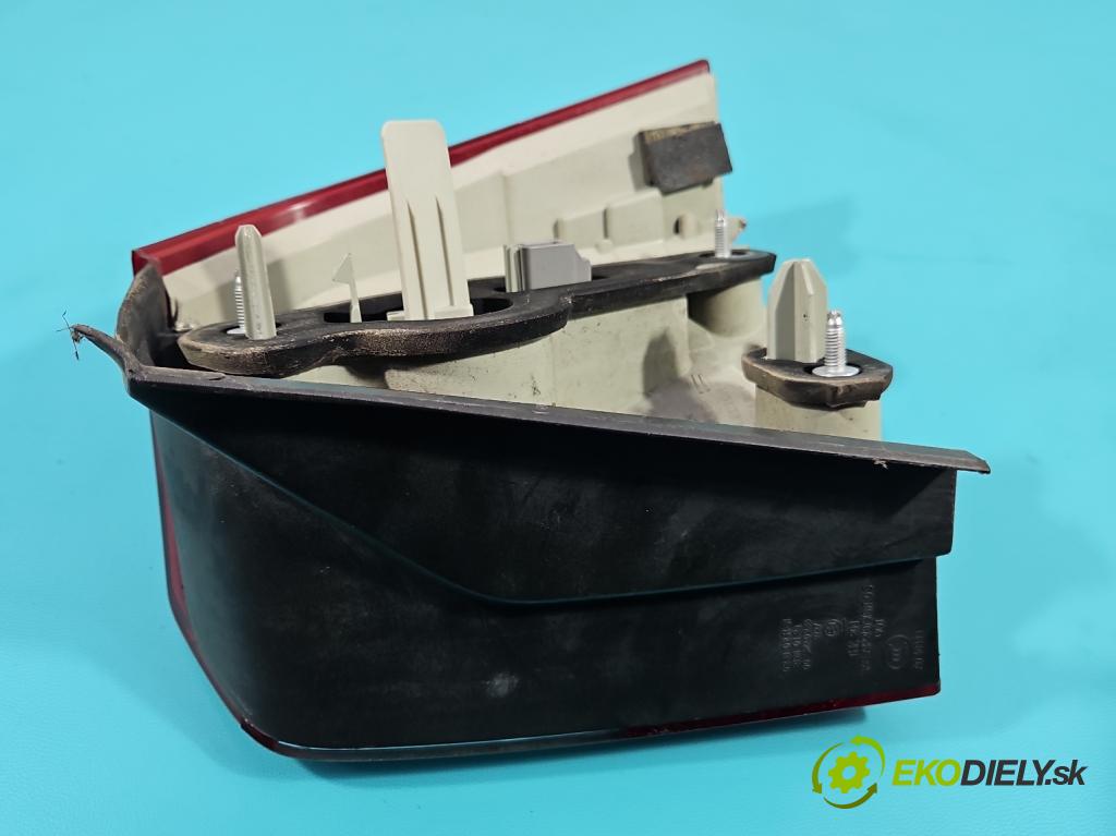 Volvo V70 III 2007-2016 2.0 16V 145 HP manual 107 kW 1999 cm3 5- svetlo / reflektor zadné ľavé 30698983 (Kľučka dverí ostatné)