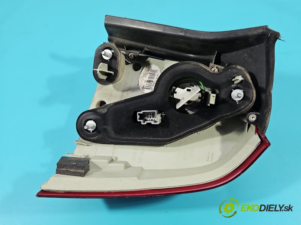 Volvo V70 III 2007-2016 2.0 16V 145 HP manual 107 kW 1999 cm3 5- svetlo / reflektor zadné ľavé 30698983 (Kľučka dverí ostatné)