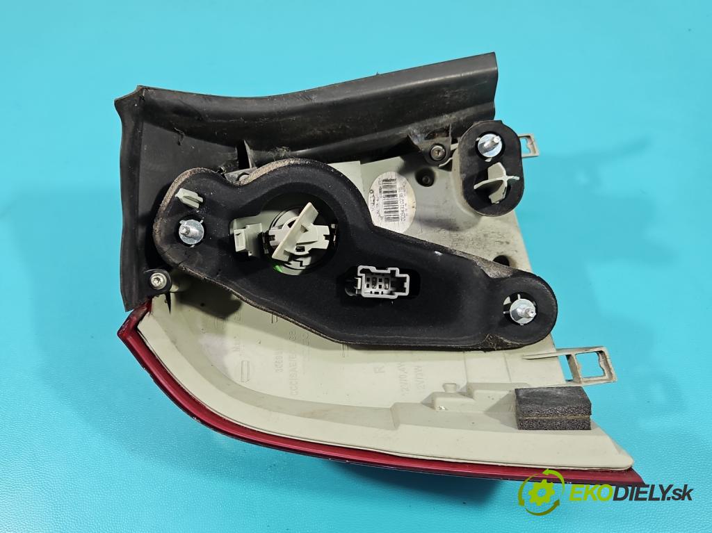 Volvo V70 III 2007-2016 2.0 16V 145 hp manual 107 kW 1999 cm3 5- světlo zadní pravé 30698984 (Klika dveří ostatní)