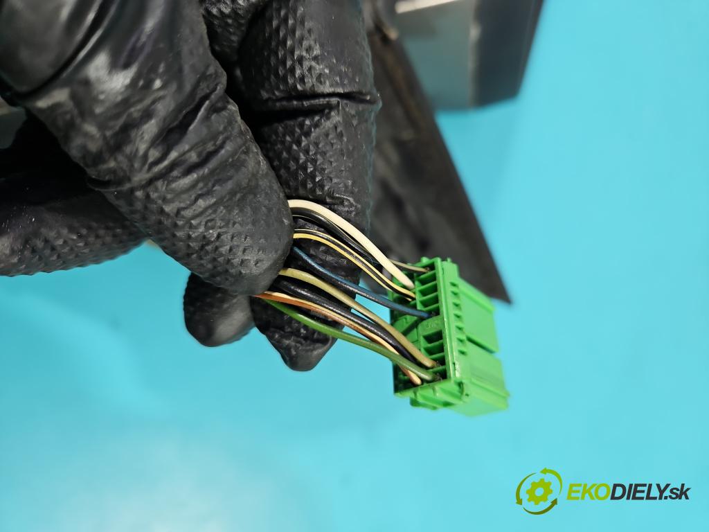 Volvo V70 III 2007-2016 2.0 16V 145 hp manual 107 kW 1999 cm3 5- zpětné zrcátko levé  (Klika dveří ostatní)