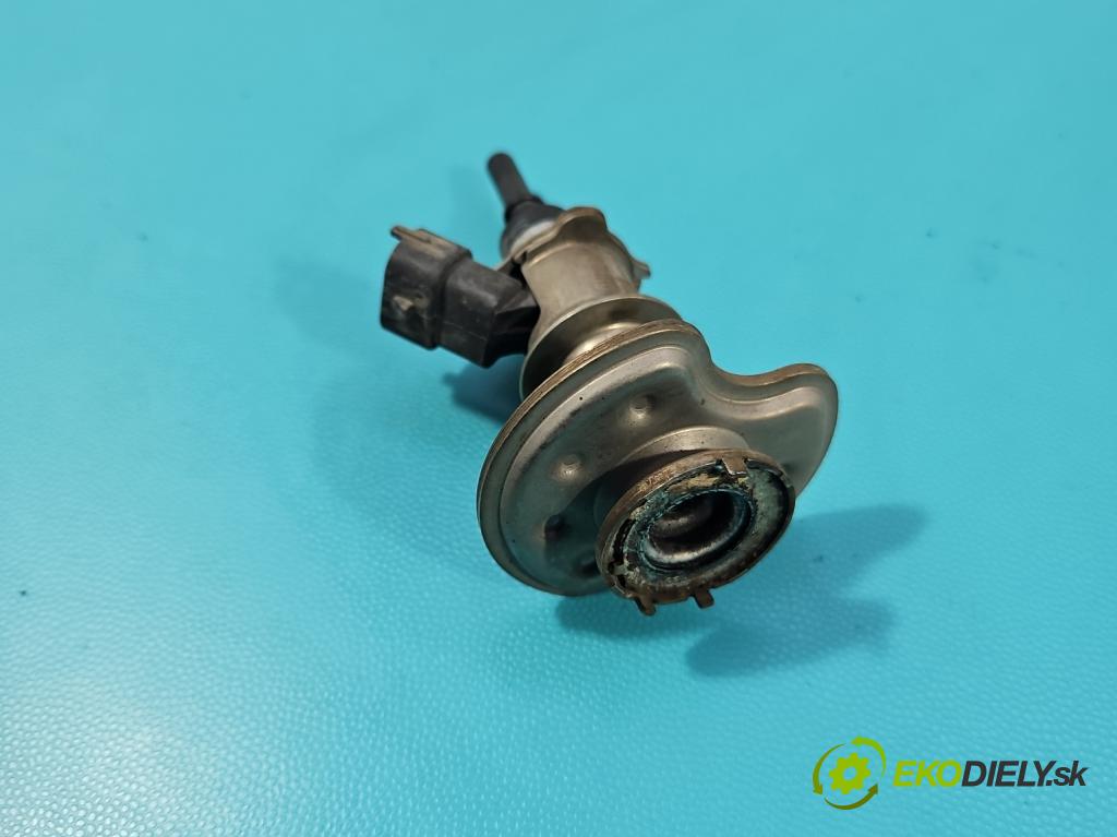 Hyundai I30 III 2016- 1.6 crdi 116 HP manual 85 kW 1598 cm3 5- vstrek 29630-2U000 (Vstrekovač paliva)