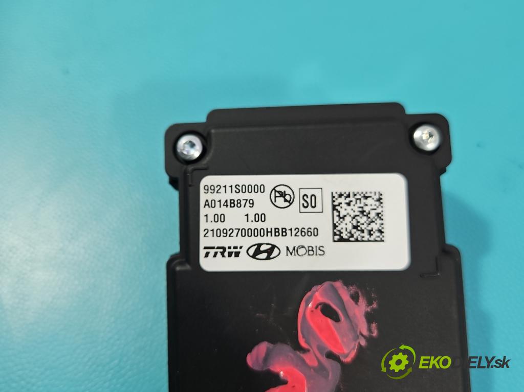 Hyundai I30 III 2016- 1.6 crdi 116 HP manual 85 kW 1598 cm3 5- Kamera predné 99211S0000