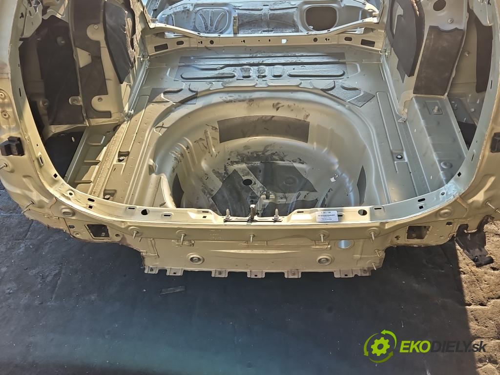 Skoda Superb IV 2023- 2.0 TDI 150 HP automatic 110 kW 1968 cm3 5- pas zadní: 