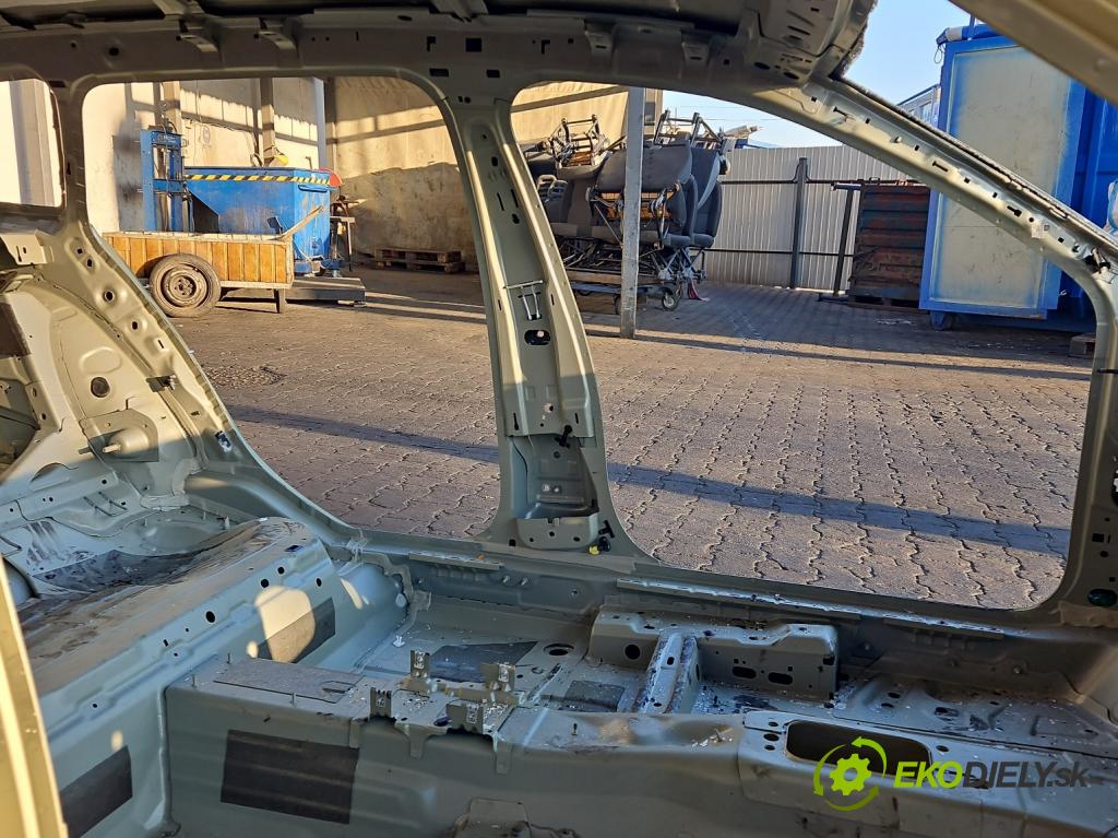 Skoda Superb IV 2023- 2.0 TDI 150 hp automatic 110 kW 1968 cm3 5- práh levý  (Karoserie ostatní)