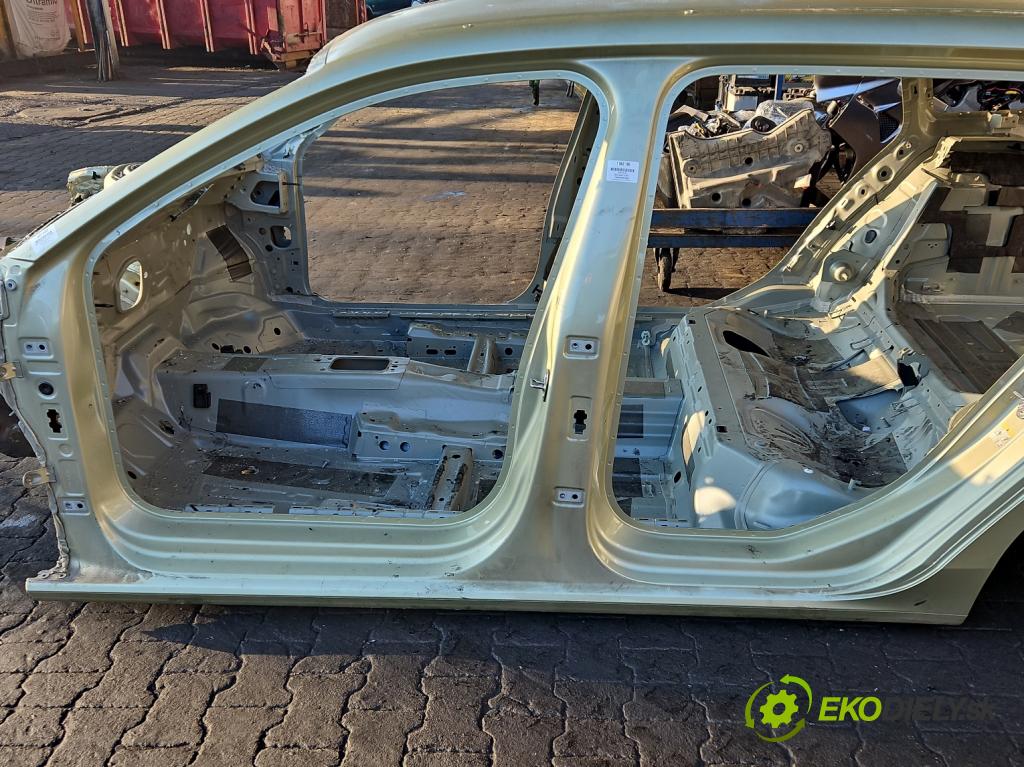 Skoda Superb IV 2023- 2.0 TDI 150 hp automatic 110 kW 1968 cm3 5- práh levý  (Karoserie ostatní)