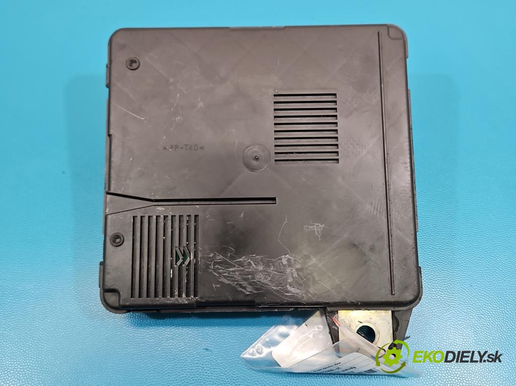 Renault Megane II 2003-2008 1.5 dci 101 HP manual 74 kW 1461 cm3 5- riadiaca jednotka ostatné 8200306033B