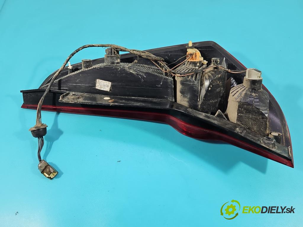 Opel Agila B 2008-2014 1.0 12V 65 HP manual 48 kW 996 cm3 5- svetlo / reflektor zadné ľavé  (Kľučka dverí ostatné)