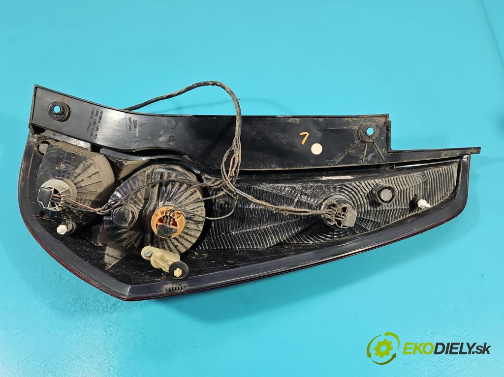 Opel Agila B 2008-2014 1.0 12V 65 HP manual 48 kW 996 cm3 5- svetlo / reflektor zadné ľavé  (Kľučka dverí ostatné)