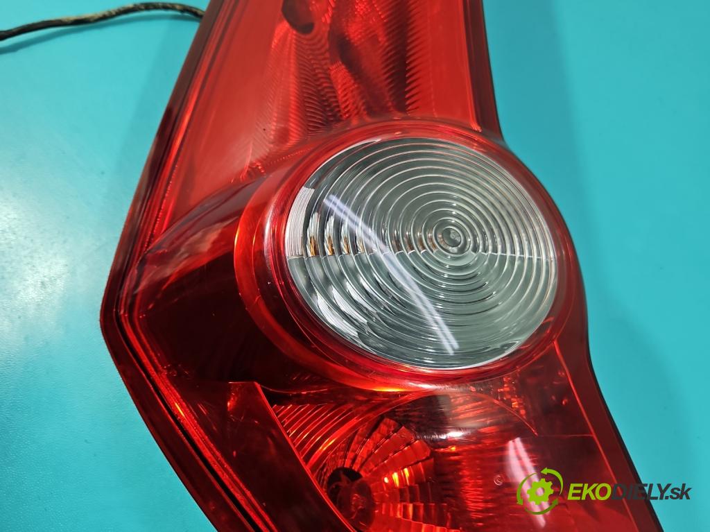 Opel Agila B 2008-2014 1.0 12V 65 HP manual 48 kW 996 cm3 5- svetlo / reflektor zadné ľavé  (Kľučka dverí ostatné)