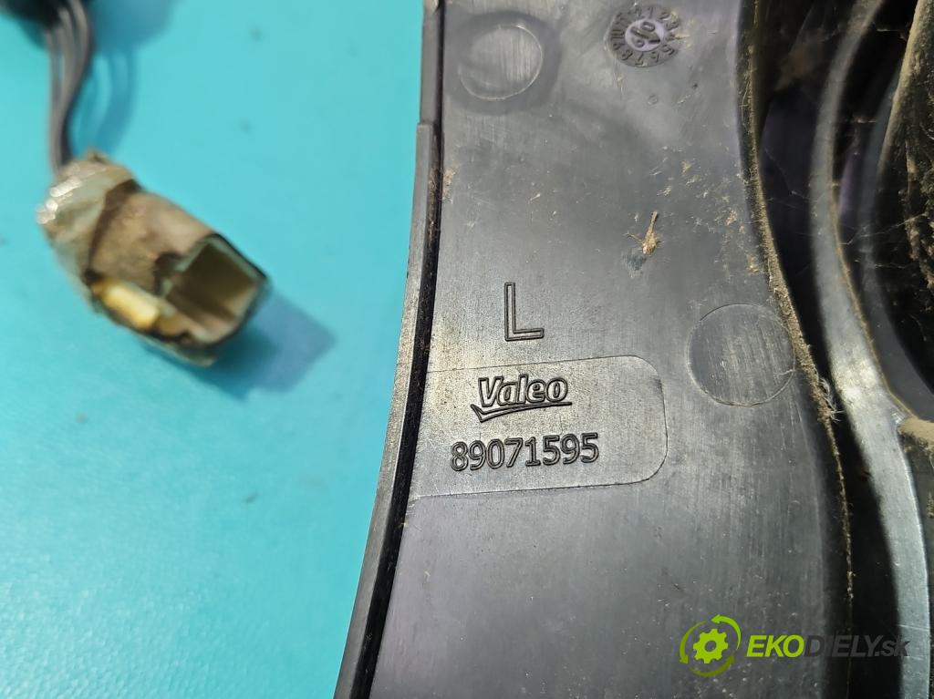 Opel Agila B 2008-2014 1.0 12V 65 HP manual 48 kW 996 cm3 5- svetlo / reflektor zadné ľavé  (Kľučka dverí ostatné)