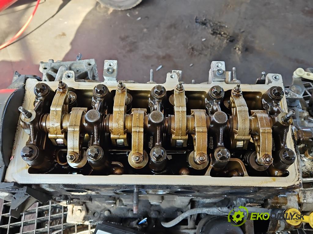 Peugeot 207 1.4 8V 73 hp manual 54 kW 1360 cm3 5- motor benzín KFV