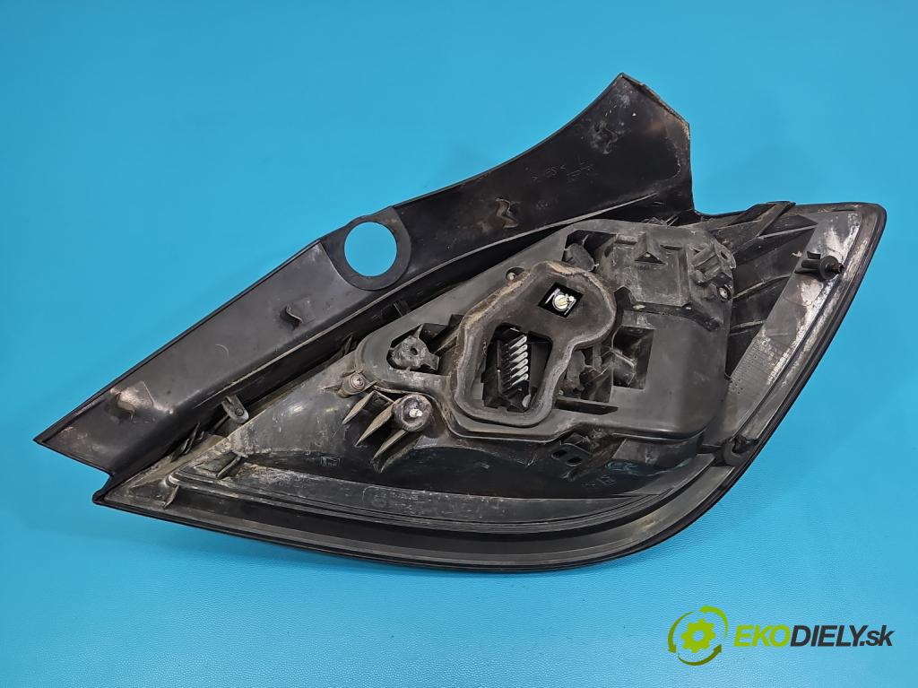 Opel Astra III 2004-2014 1.7 cdti 80 HP manual 59 kW 1686 cm3 5- svetlo / reflektor zadné ľavé  (Kľučka dverí ostatné)