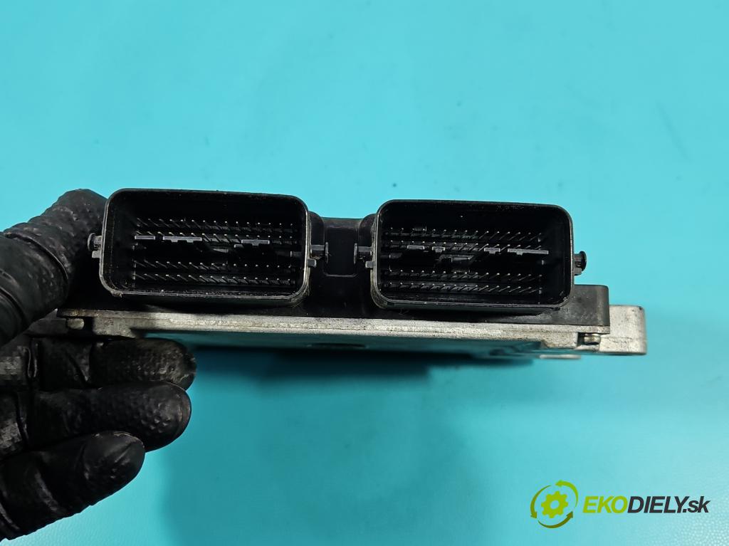 Opel Agila B 2008-2014 1.0 12V 65 hp manual 48 kW 996 cm3 5- řídící jednotka motoru 33920-51K03