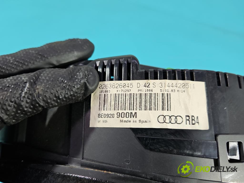 Audi A4 B6 2000-2004 1.9 tdi 131 hp manual 96 kW 1896 cm3 5- Přístrojová deska 8E0920900M (Přístrojová deska)