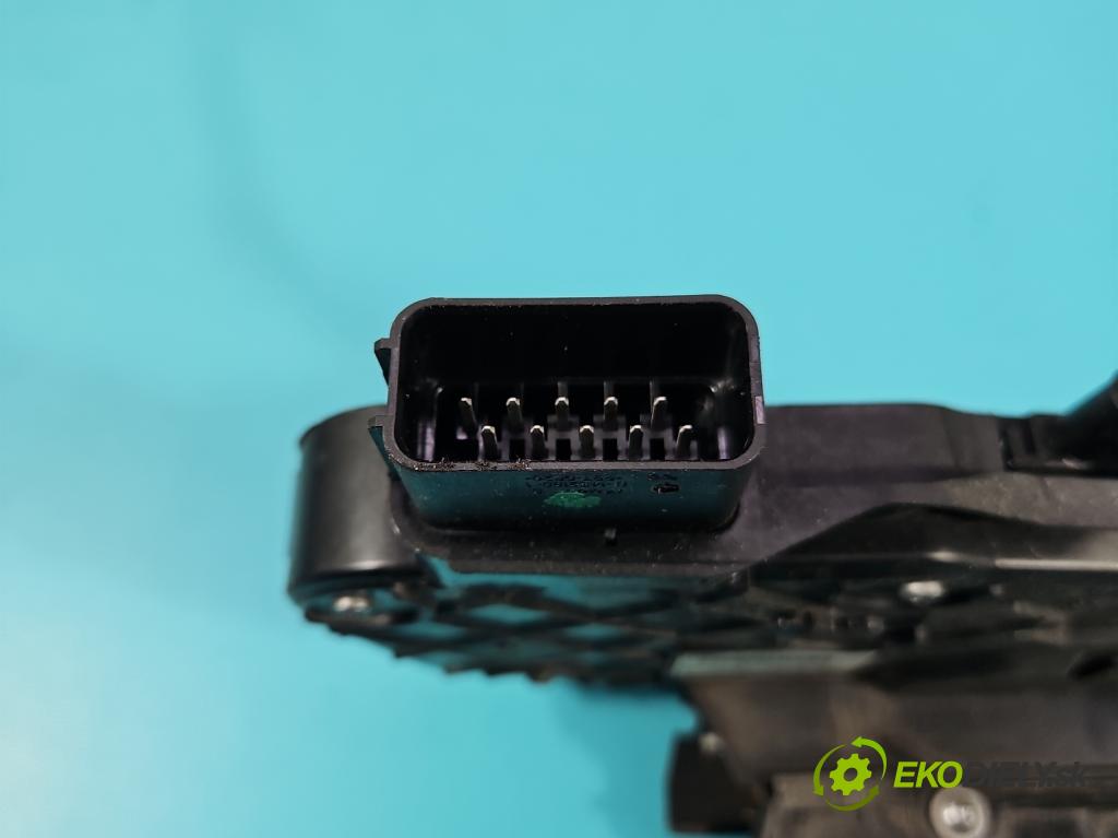 Volvo V70 III 2007-2016 2.0 16V 145 hp manual 107 kW 1999 cm3 5- zámek přední levý 31253673