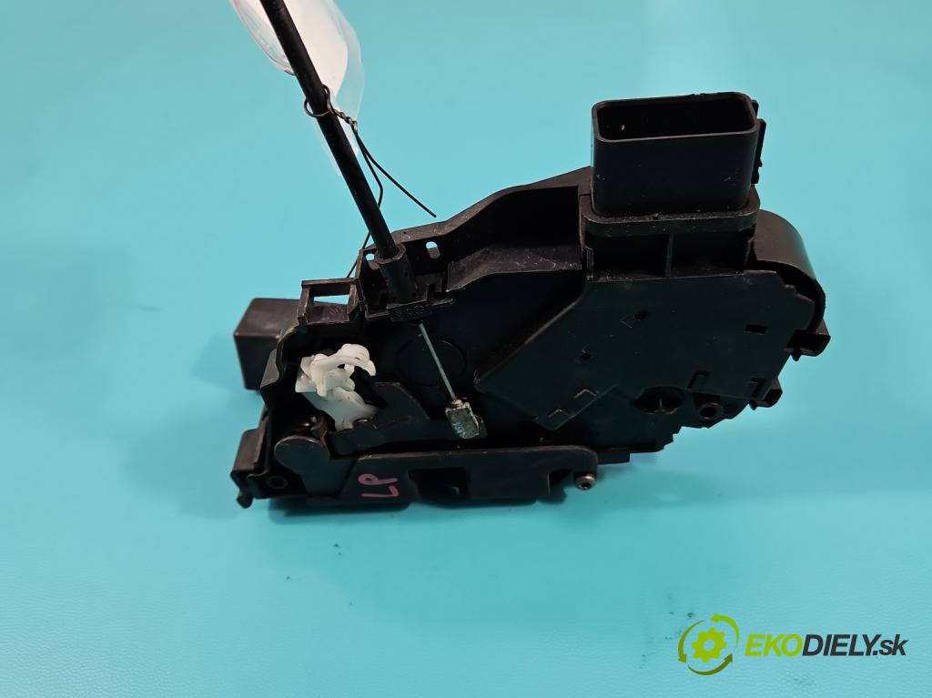 Volvo V70 III 2007-2016 2.0 16V 145 hp manual 107 kW 1999 cm3 5- zámek přední levý 31253673