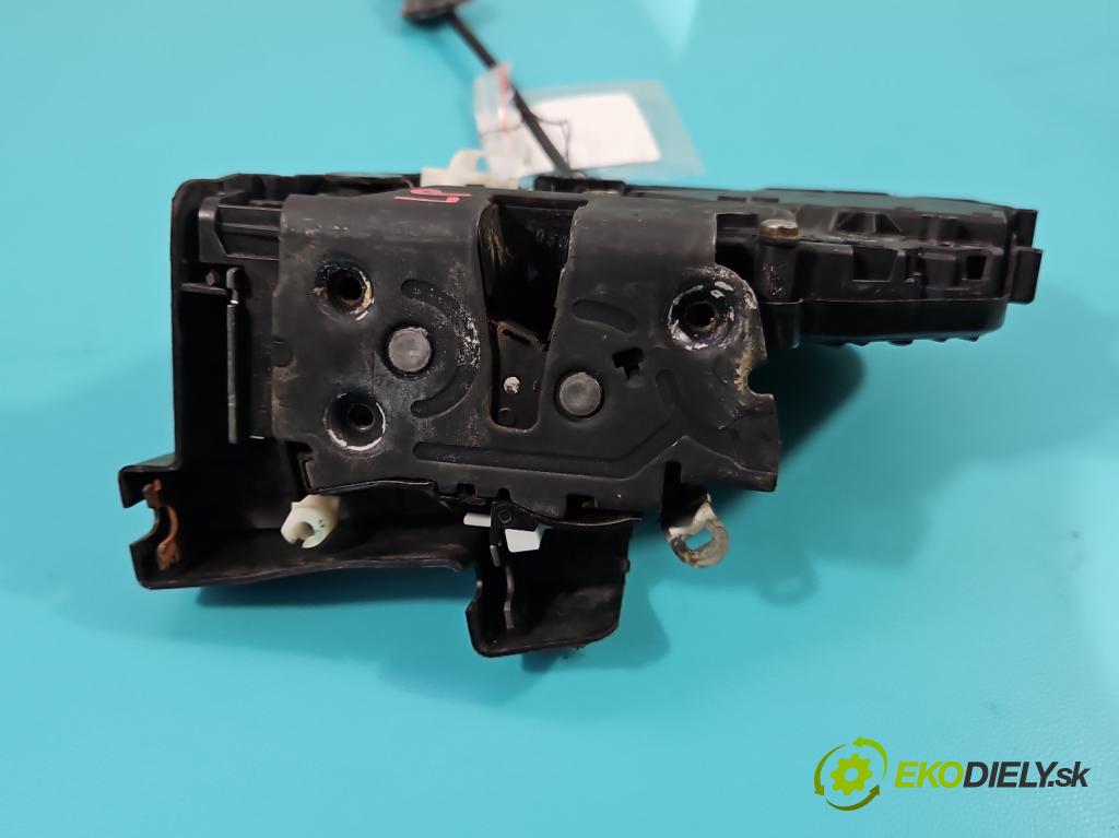 Volvo V70 III 2007-2016 2.0 16V 145 hp manual 107 kW 1999 cm3 5- zámek přední levý 31253673
