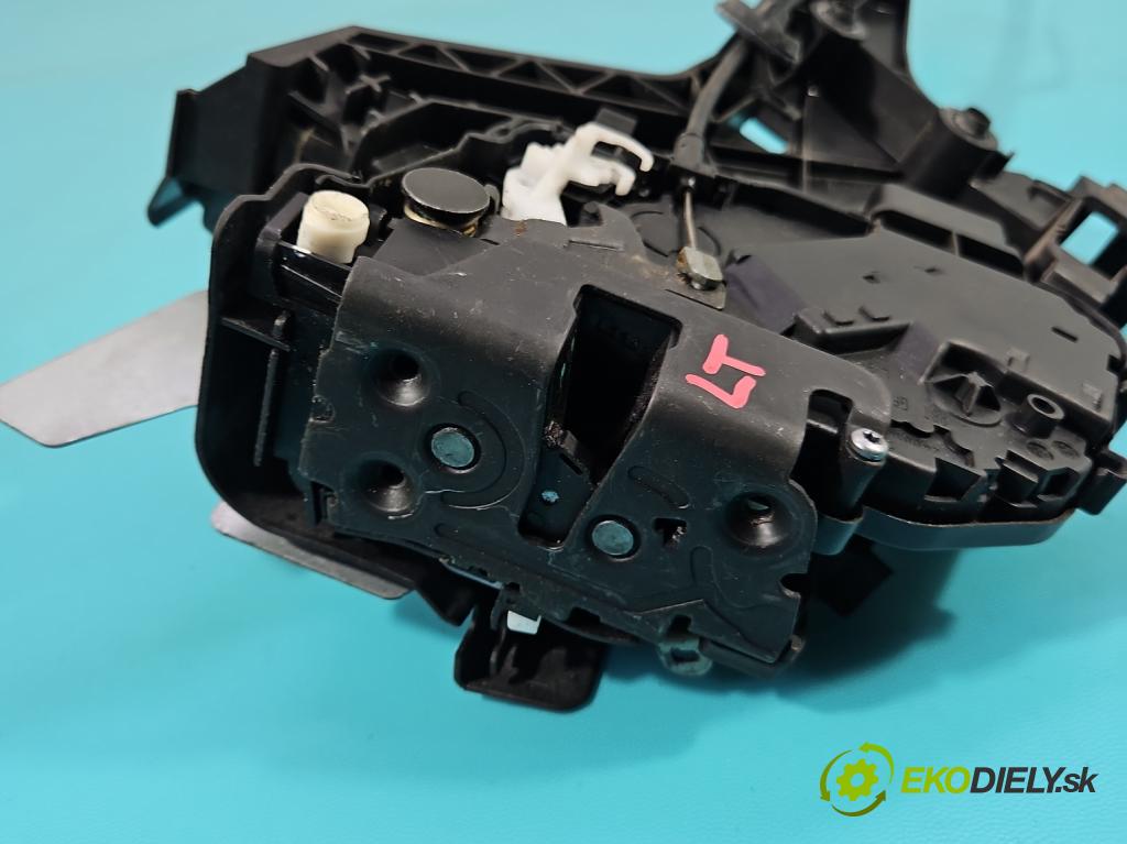 Volvo V70 III 2007-2016 2.0 16V 145 HP manual 107 kW 1999 cm3 5- zámok zadné ľavý 31253667