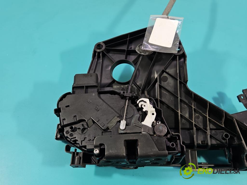 Volvo V70 III 2007-2016 2.0 16V 145 HP manual 107 kW 1999 cm3 5- zámok predné pravý 31253674